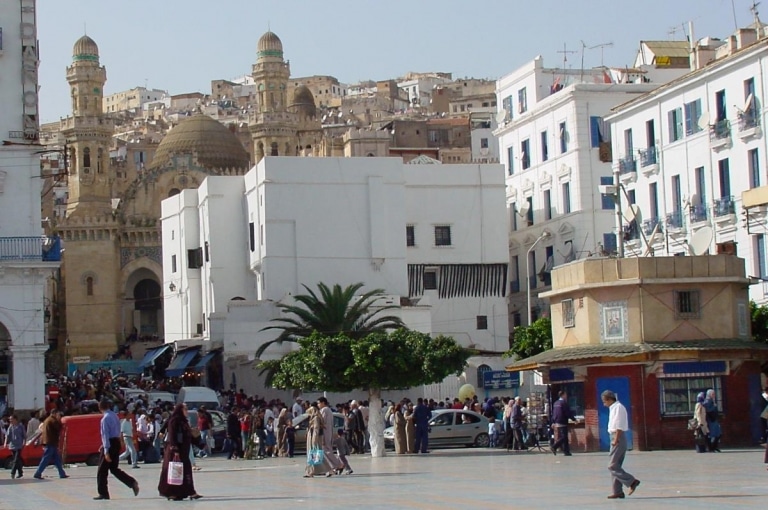 صورة ساحة الشهداء تتنفس وتعود لأحضان كتشاوة