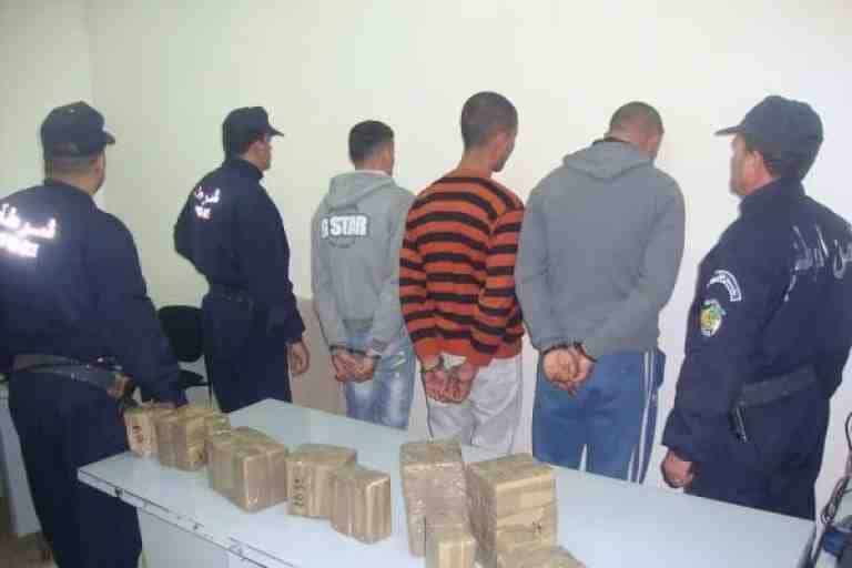 حجز 198.5 غرام من القنب الهندي و 135 مليون سنتيم 1 c9c2bbbdca96308f75b6a675e37a4a5a XL