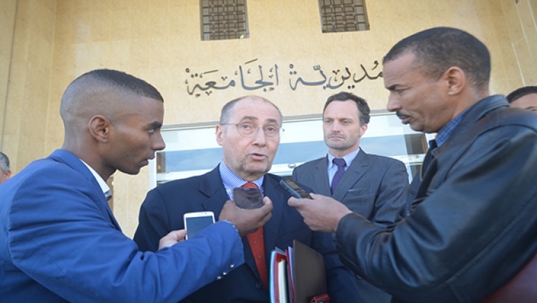 صورة نملك استثمارات نفطية كبرى بالجنوب وزيارة ماكرون للجزائر لتوطيد العلاقة بين البلدين