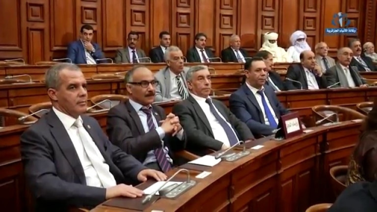صورة توضيحات بشأن  إيداع ملف الترشح لمجلس الأمة