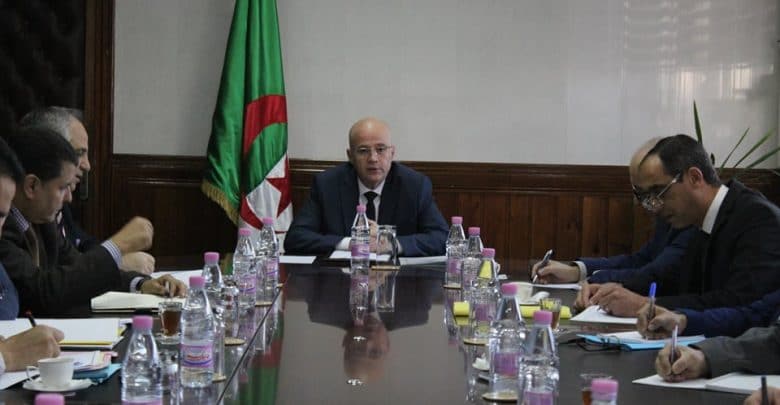 صورة تنصيب لجنة وزارية لتسوية وضعية أصحاب عقود ما قبل التشغيل