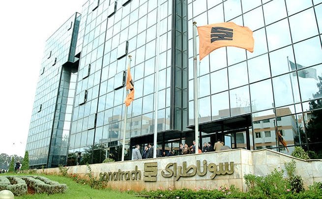 صورة وكالة رويترز..سوناطراك ترفع سعر بيع الخام الصحراوي في ديسمبر