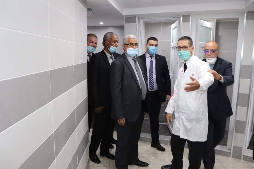 صورة وزير السياحة يقوم بزيارة حمام بوحجر بعين تيموشنت