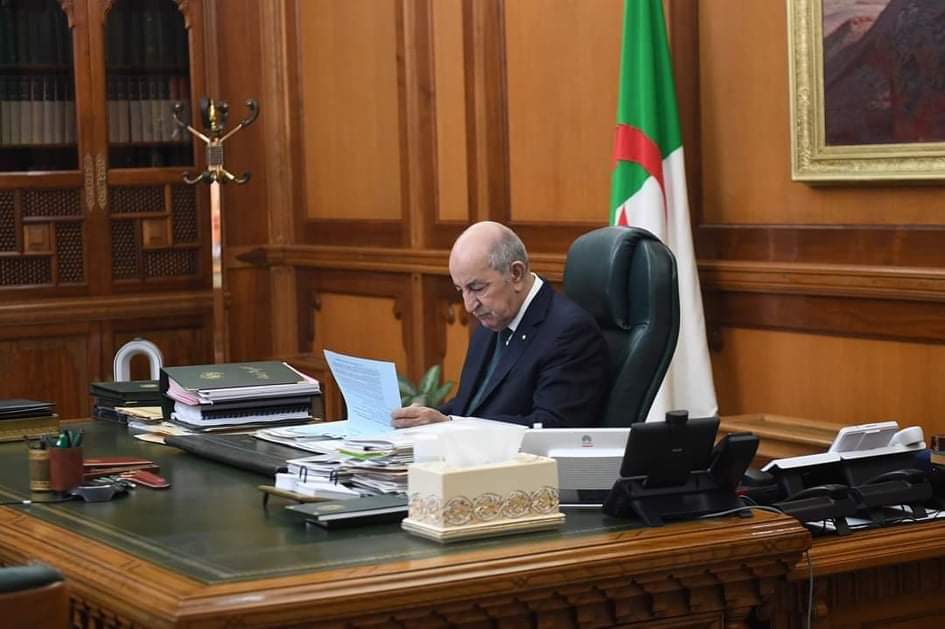 صورة رئيس الجمهورية يأمر بتعزيز القدرات الوطنية للإستجابة لطلبات المتعاملين الاقتصاديين