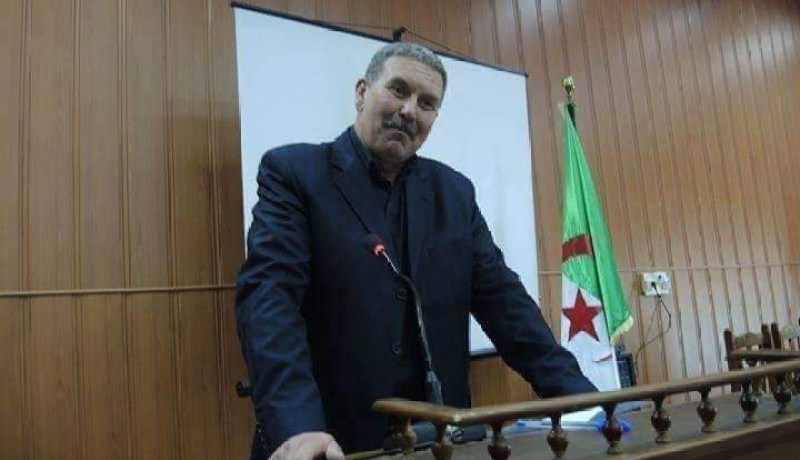 صورة بن بوزيد يعزي في وفاة مدير الصحة الجوارية لحمام بوحجر بعين تيمونشنت