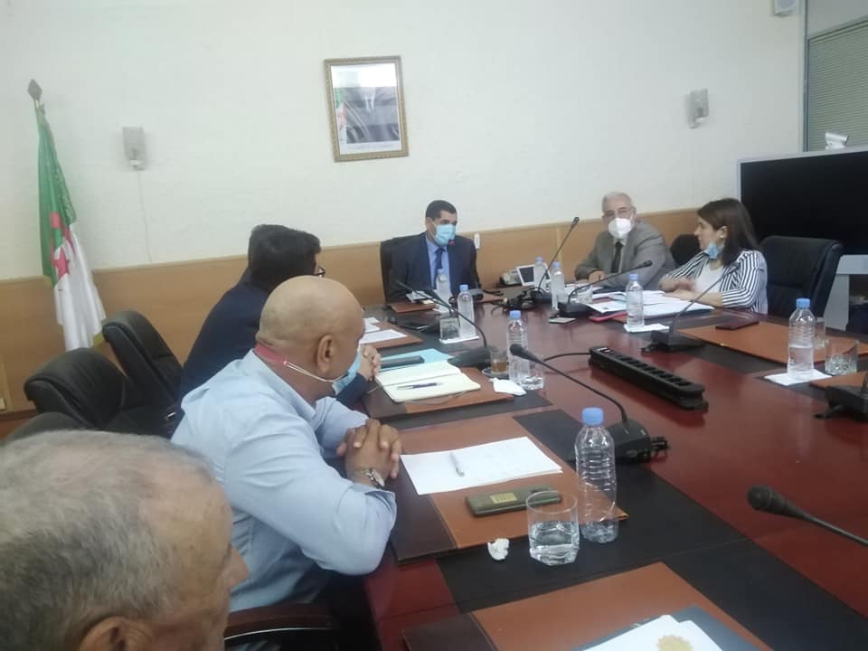 صورة وزير النقل يأمر بتسريع وتيرة أشغال تهيئة ميناء “صابلات” للنزهة