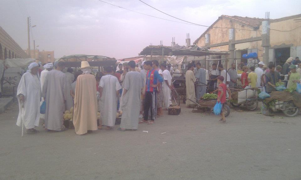 صورة سكان فيض البطمة بالجلفة في وقفة احتجاجية