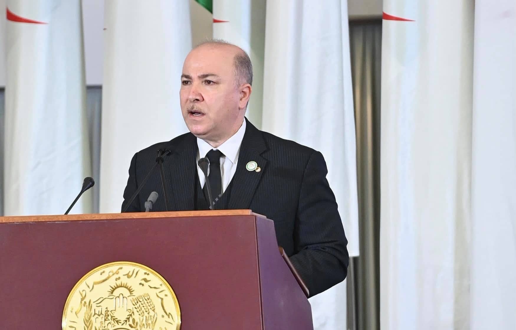 الوزير الأول : غياب المعلومات الإحصائية الموثوقة فتح المجال أمام المشككين والمغرضين 1 2280
