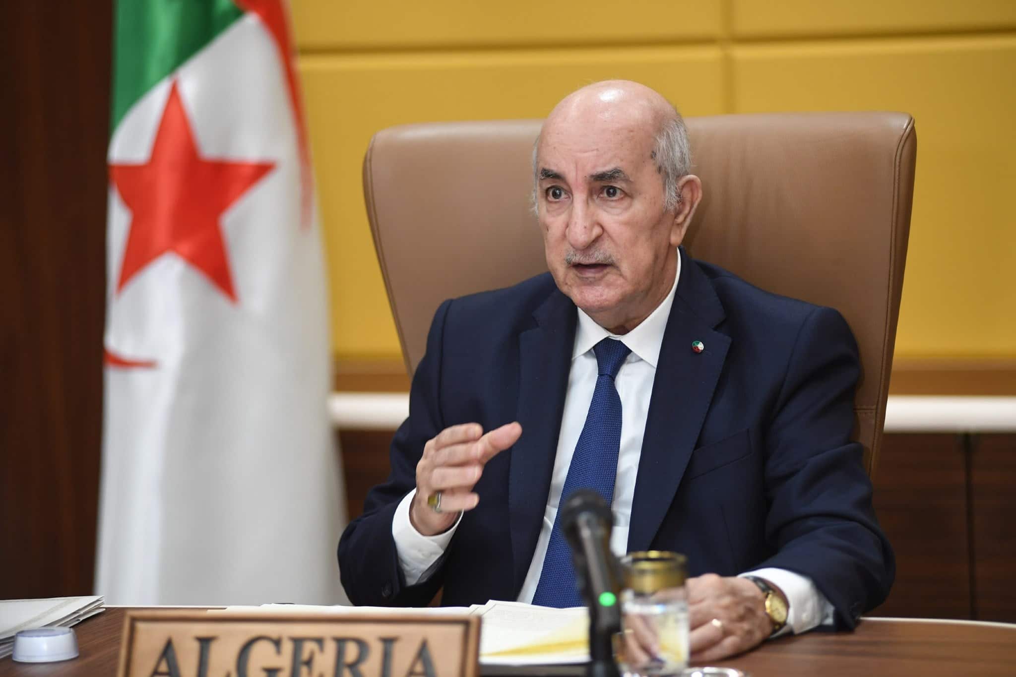 صورة عفو رئاسي لفائدة 1076 محبوسا