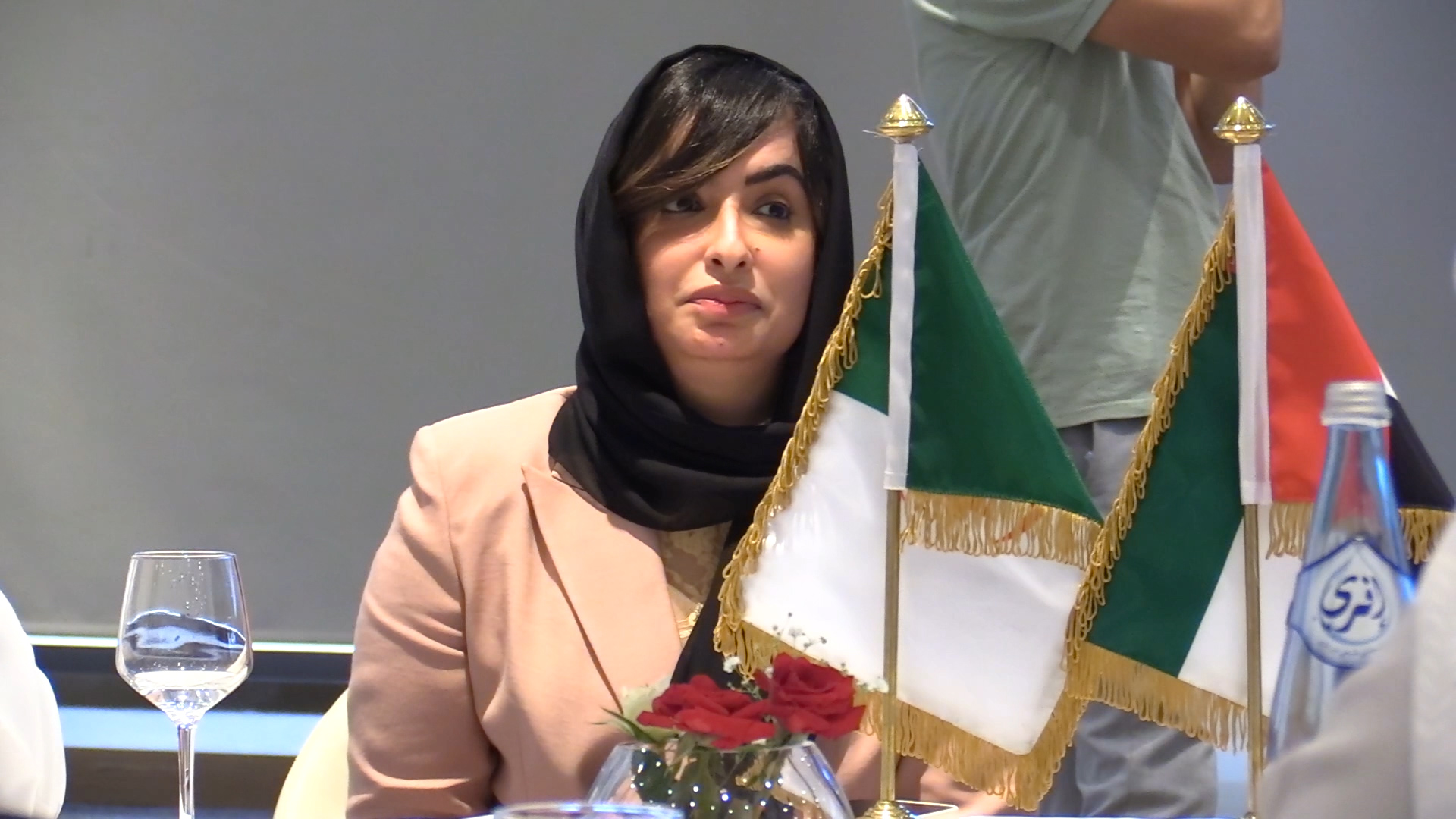 صورة موزة الحوسني : “نتطلع لتعزيز الشراكات الاماراتية -الجزائرية”