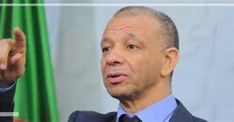 صورة بن قرينة : “المجتمعات لن تتقدم دون ايلاء أهمية خاصة المعلم “