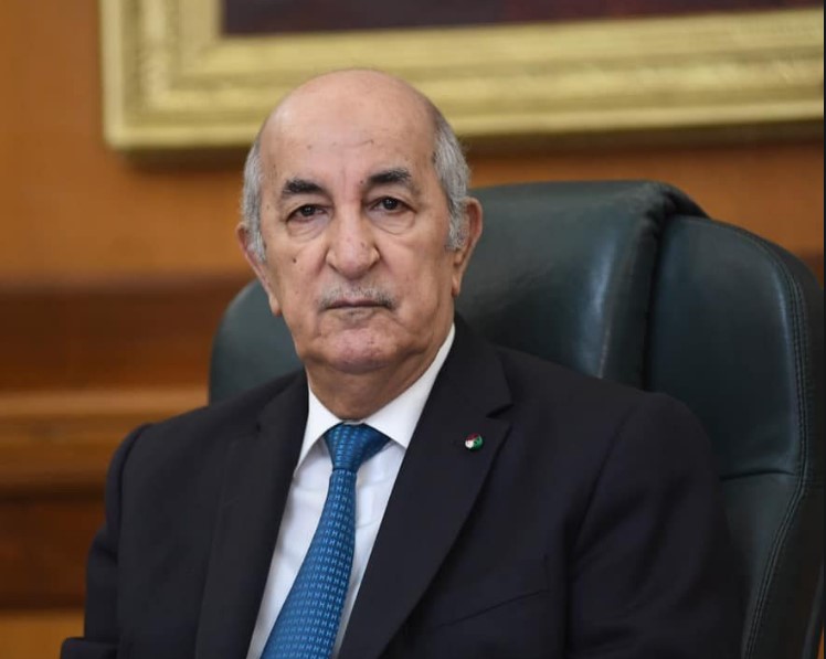 صورة رئيس الجمهورية يعزي نظيره الأوغندي إثر وفاة مئات الأشخاص في الفيضانات