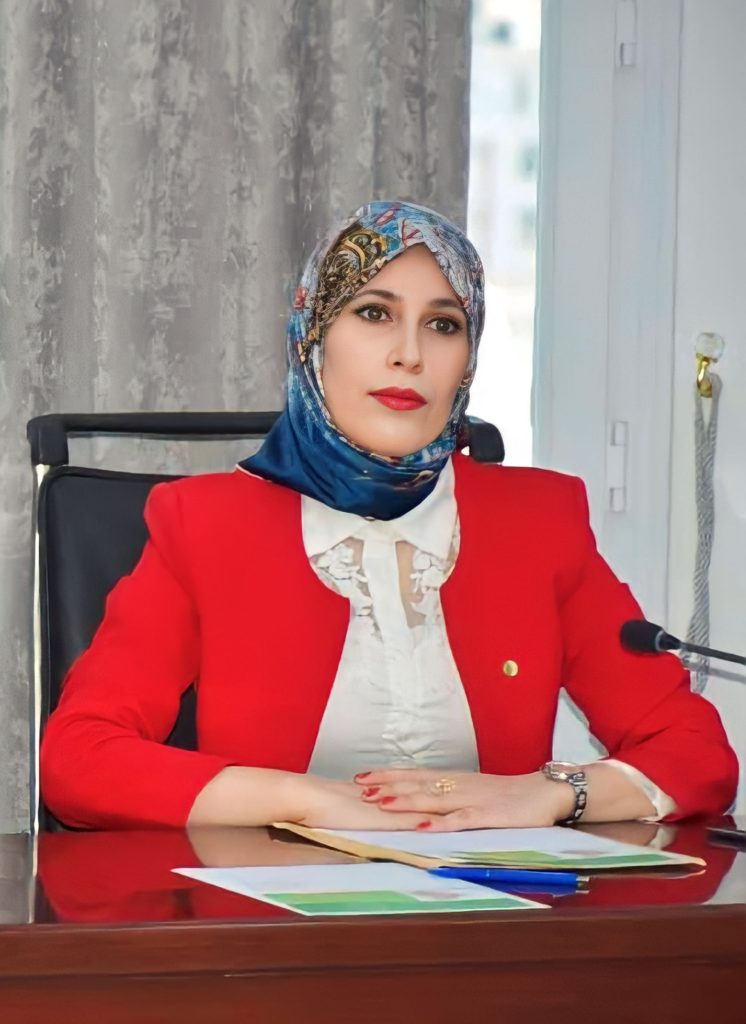 الباحثة في الإعلام، سامية عباسة لـ “الوسط”: القطاع شهد تطويرا للبنية التحتية الإعلامية