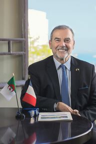 مع أيّ فرنسا نتعامل؟!